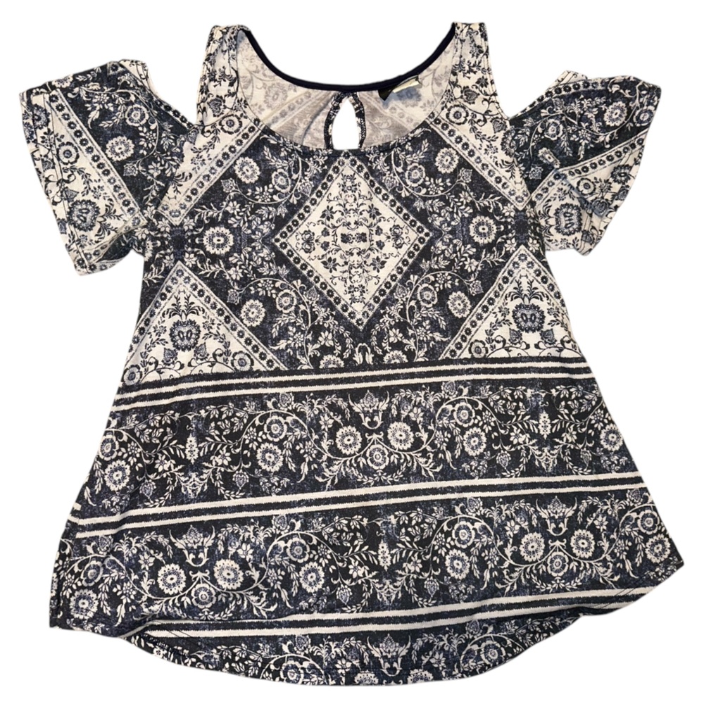 5/$25 Women’s evolve LA cold shoulder style top